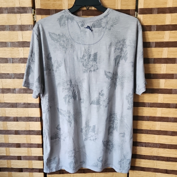 Tommy Bahama Bucaneer Gray Floral T-Shirt - Picture 2 of 6